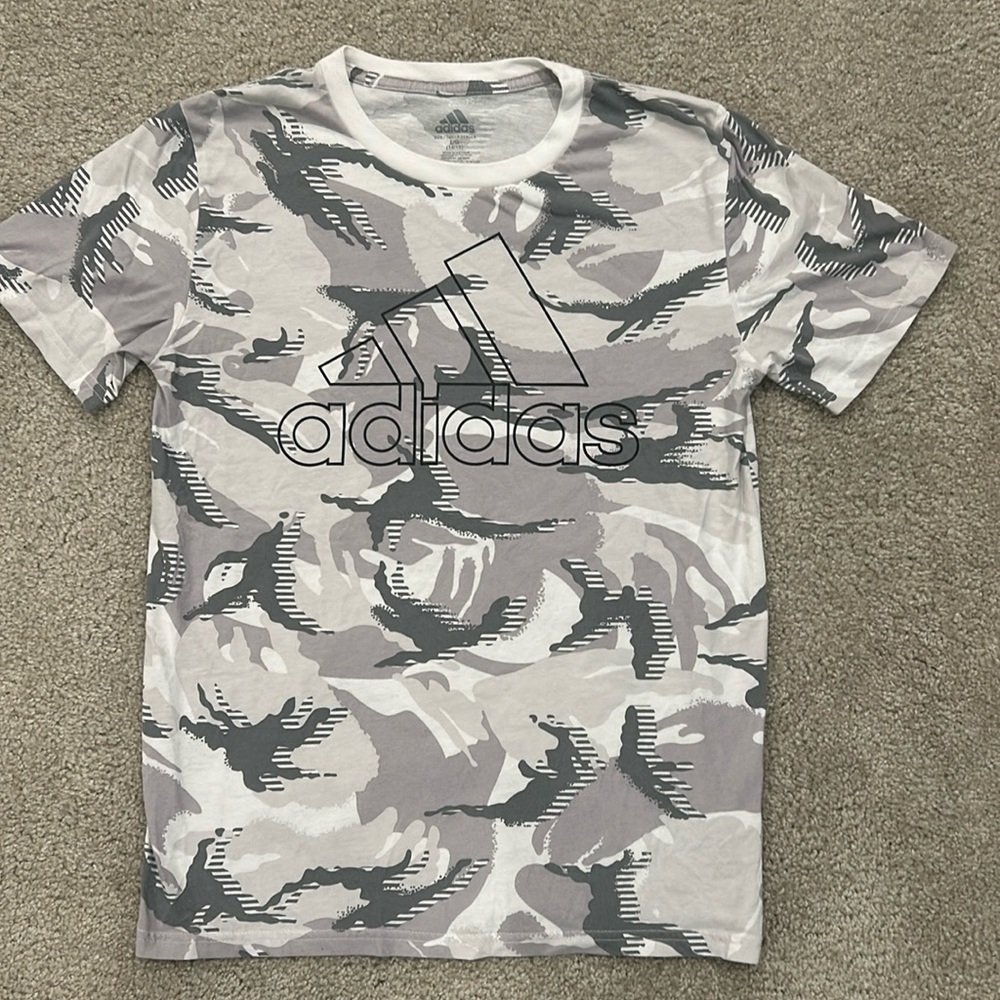 Adidas Boys camo t-shirt white Size 14/16 L